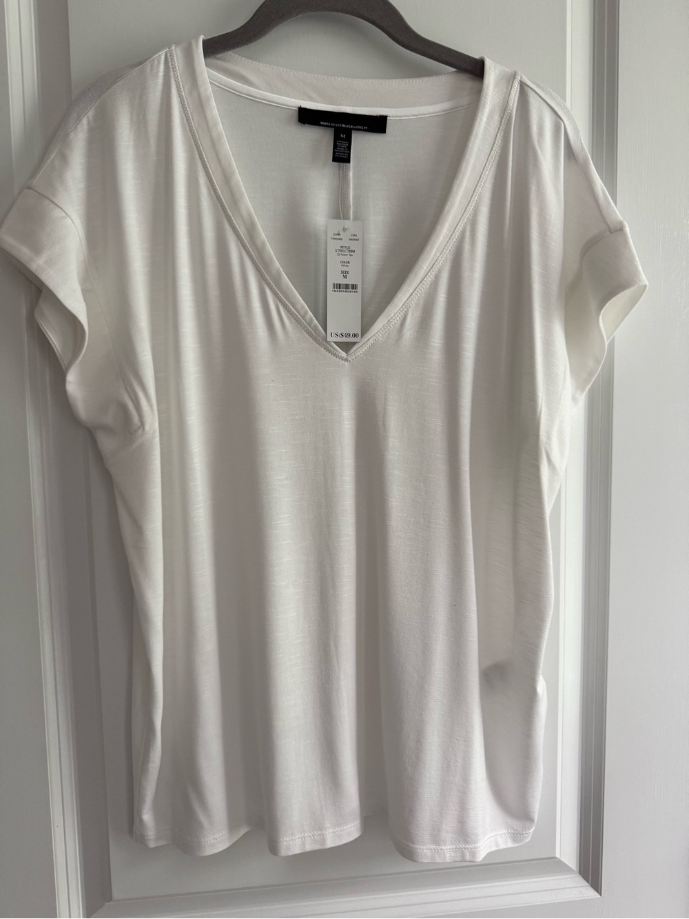 White House Black Market Women's White V-Neck Short Sleeve Top